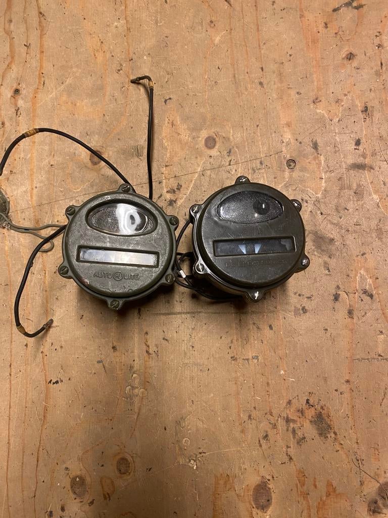 2 stuks acht lichten legervoertuig, Ophalen of Verzenden, Landmacht, Nederland