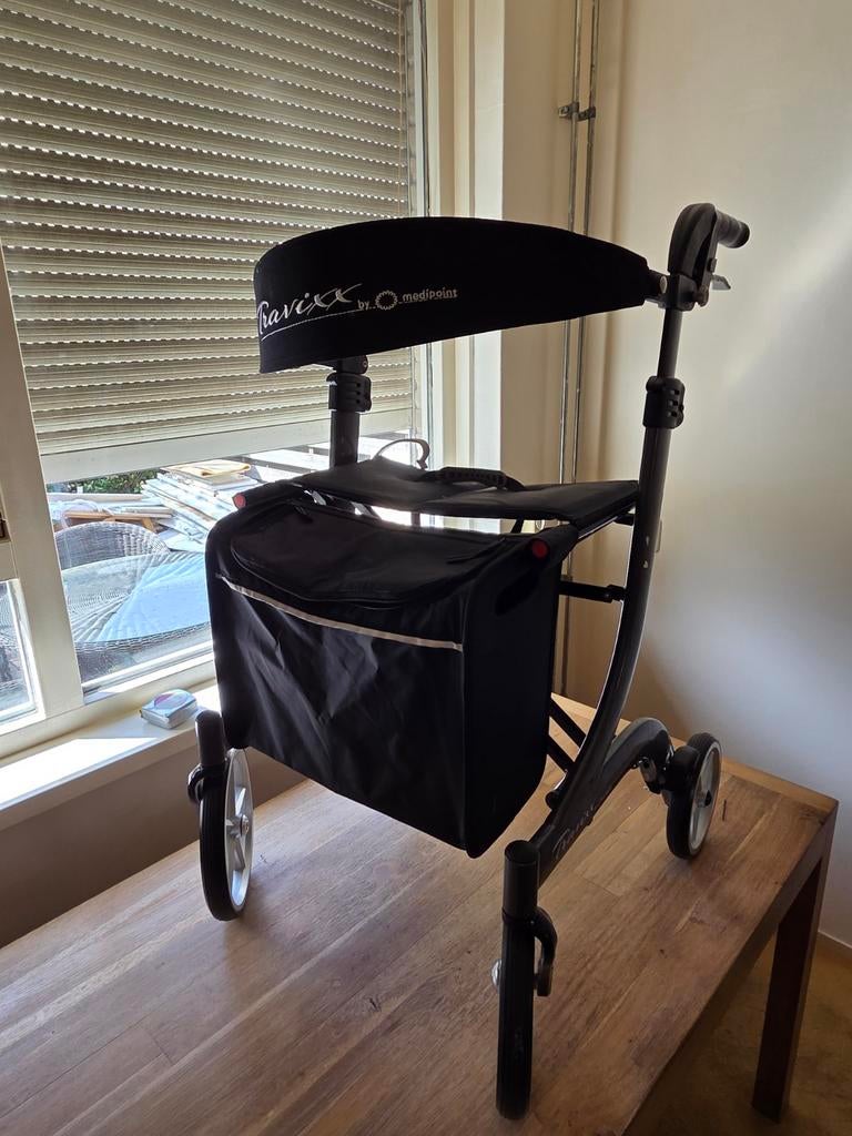 Zgan rollator van merk Travixx, Ophalen, Lichtgewicht, Zo goed als nieuw