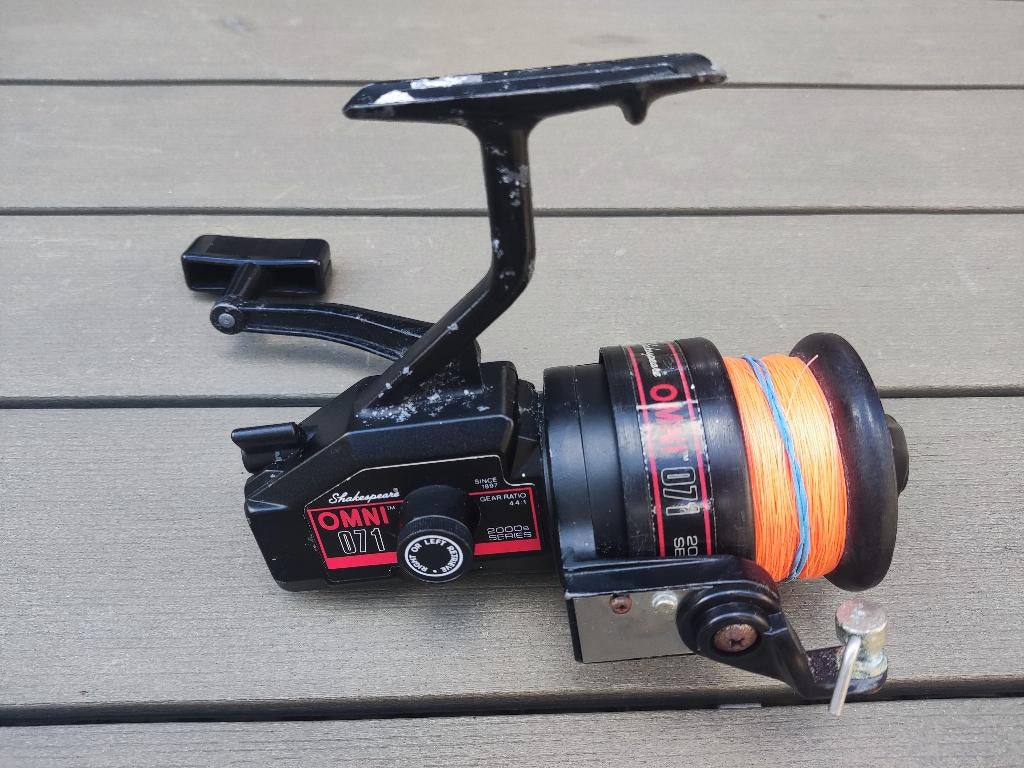 Zeemolen shakespeare omni 071 met vinger pickup, Watersport en Boten, Hengelsport | Zeevissen, Ophalen of Verzenden, Gebruikt