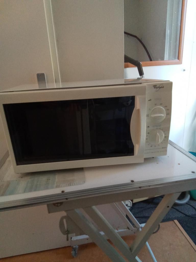 Magnetron merk Whirlpool, Ophalen