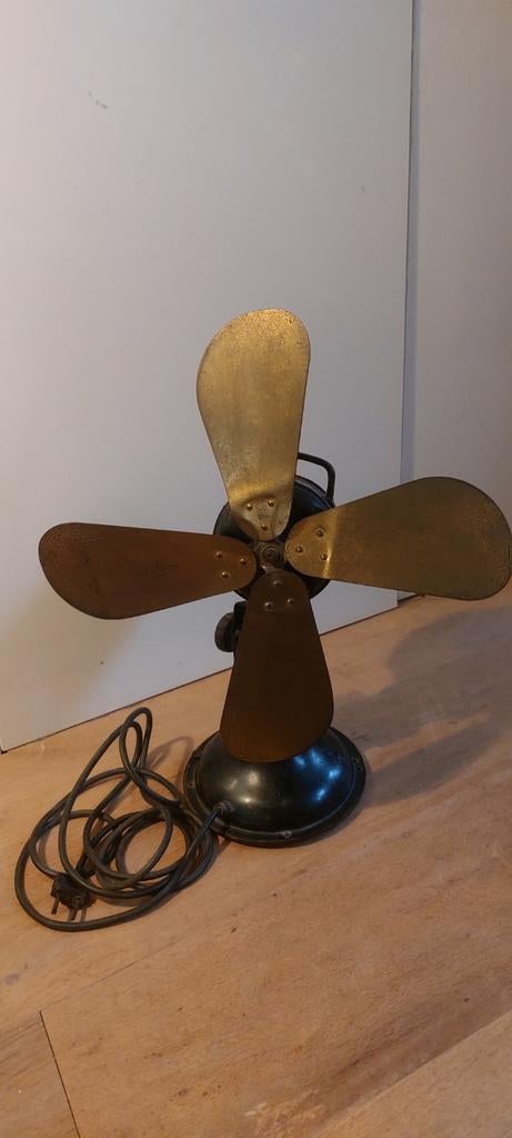 AEG Tafelventilator Peter Behrens ca. 1920 - Vintage Design, Antiek en Kunst, Ophalen