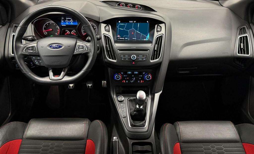 Ford Focus 2.0 ST*250PK*DealerOh*Navi*Carplay*Xenon*Stoel&St, Auto's, 15 km/l, Gebruikt, Zwart, 4 cilinders