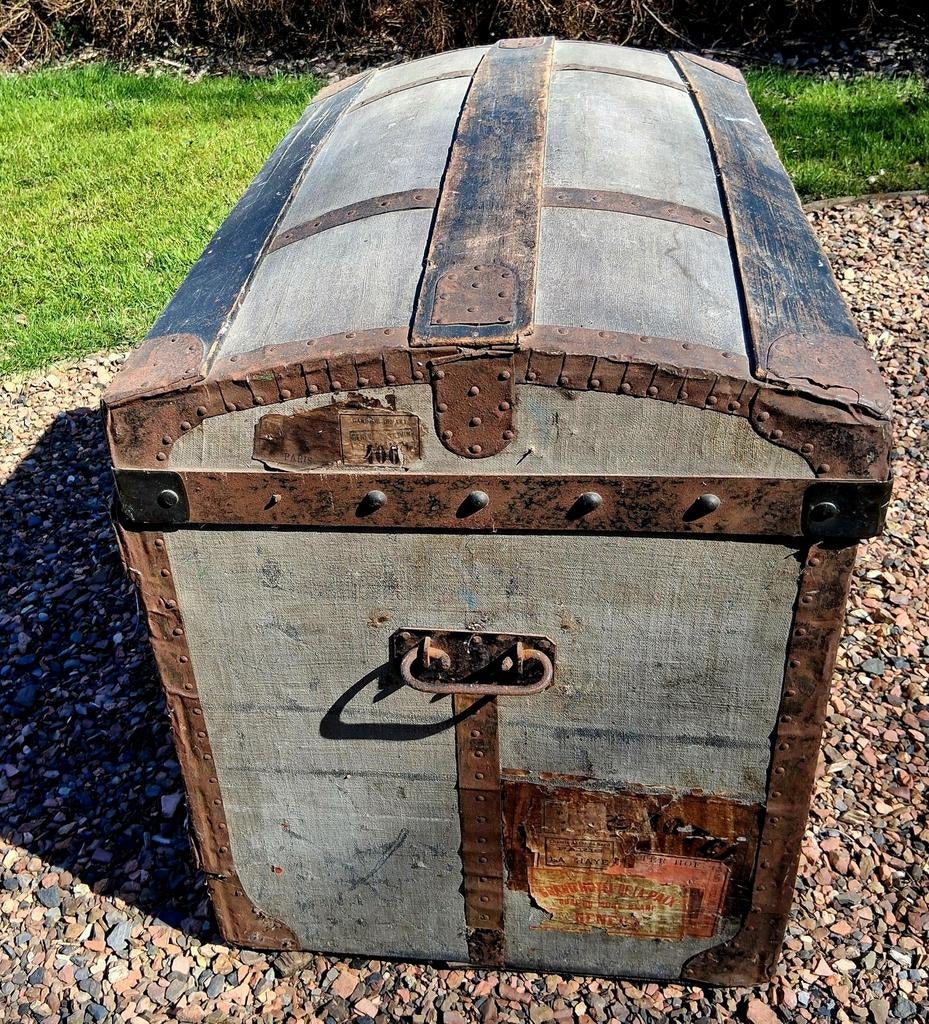 Antieke houten brocante Franse scheepskist of hutkoffer, Ophalen