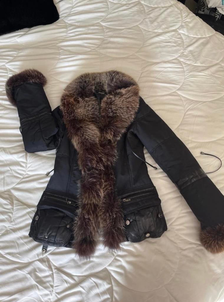 Zwarte Froccella winterjas met echt bont, Ophalen of Verzenden, Gedragen, Zwart