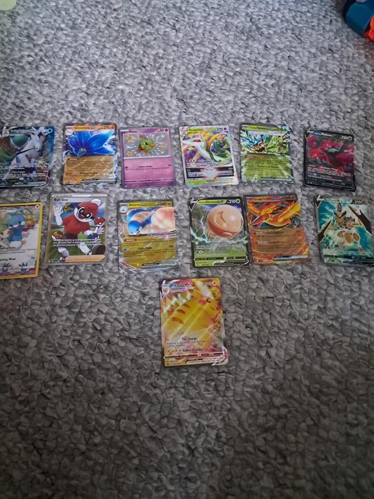 13 pokémon kaarten + gratis Jumbo kaart, Ophalen of Verzenden, Zo goed als nieuw, Meerdere kaarten