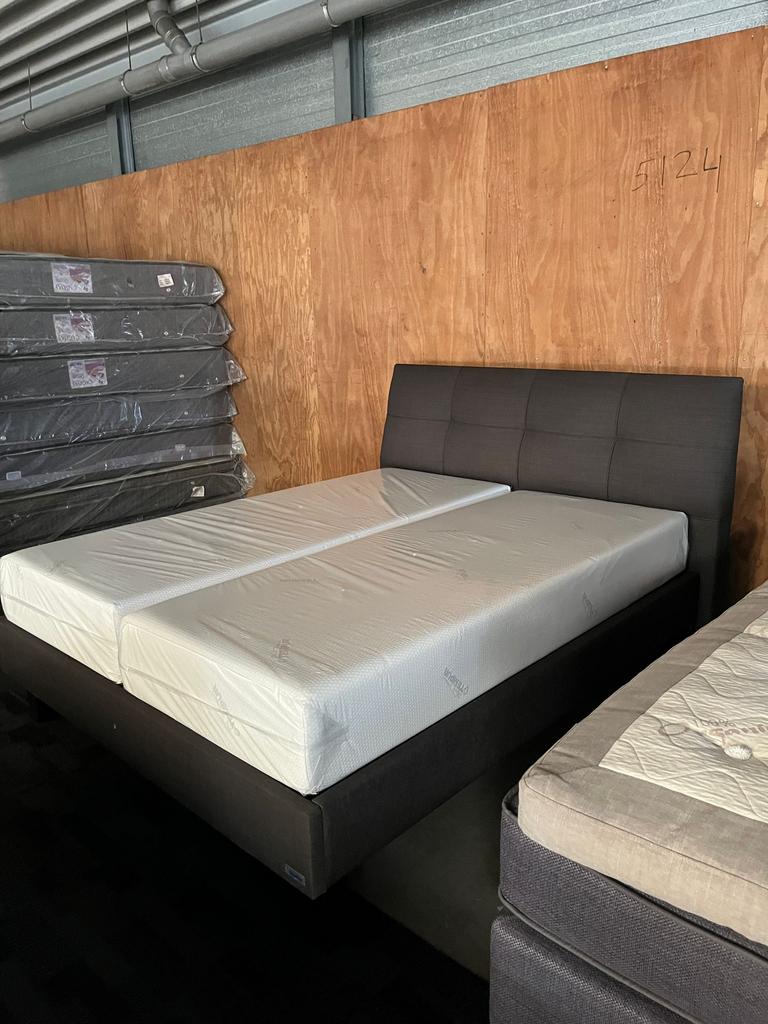 Showroom model tempur bed met tempur matrassen en bodems, Ophalen, Tweepersoons, Zo goed als nieuw, 180 cm