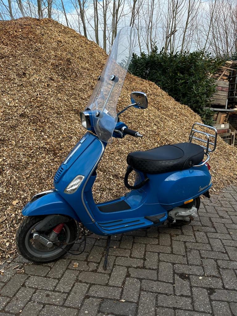 Prachtige Scooter Vespa, Fietsen en Brommers, Ophalen, Benzine