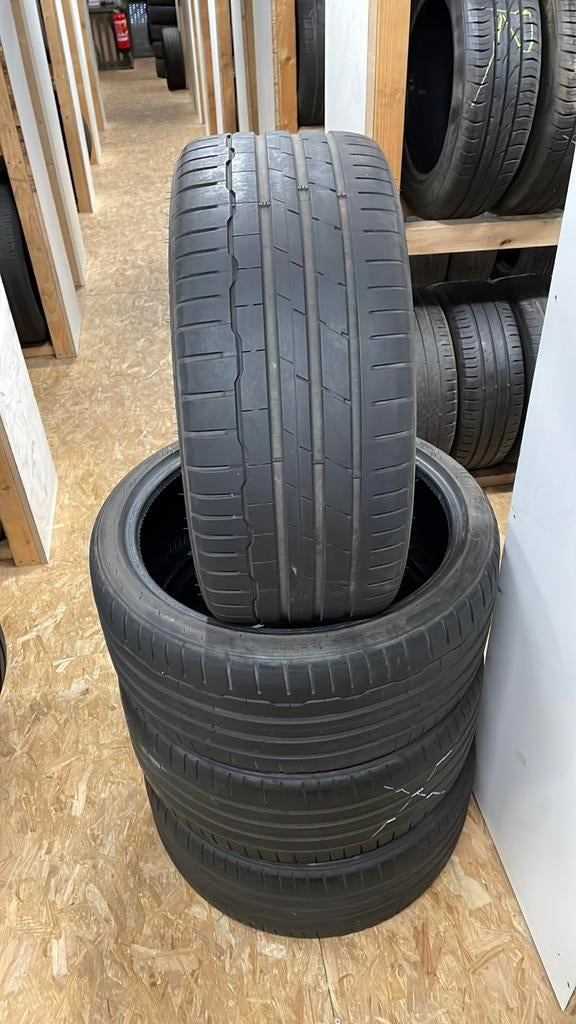 Gebruikte Zomer banden 235-35-19 in sets van 2 of 4, Auto-onderdelen, Banden en Velgen, Band(en), Zomerbanden, 19 inch, 235 mm