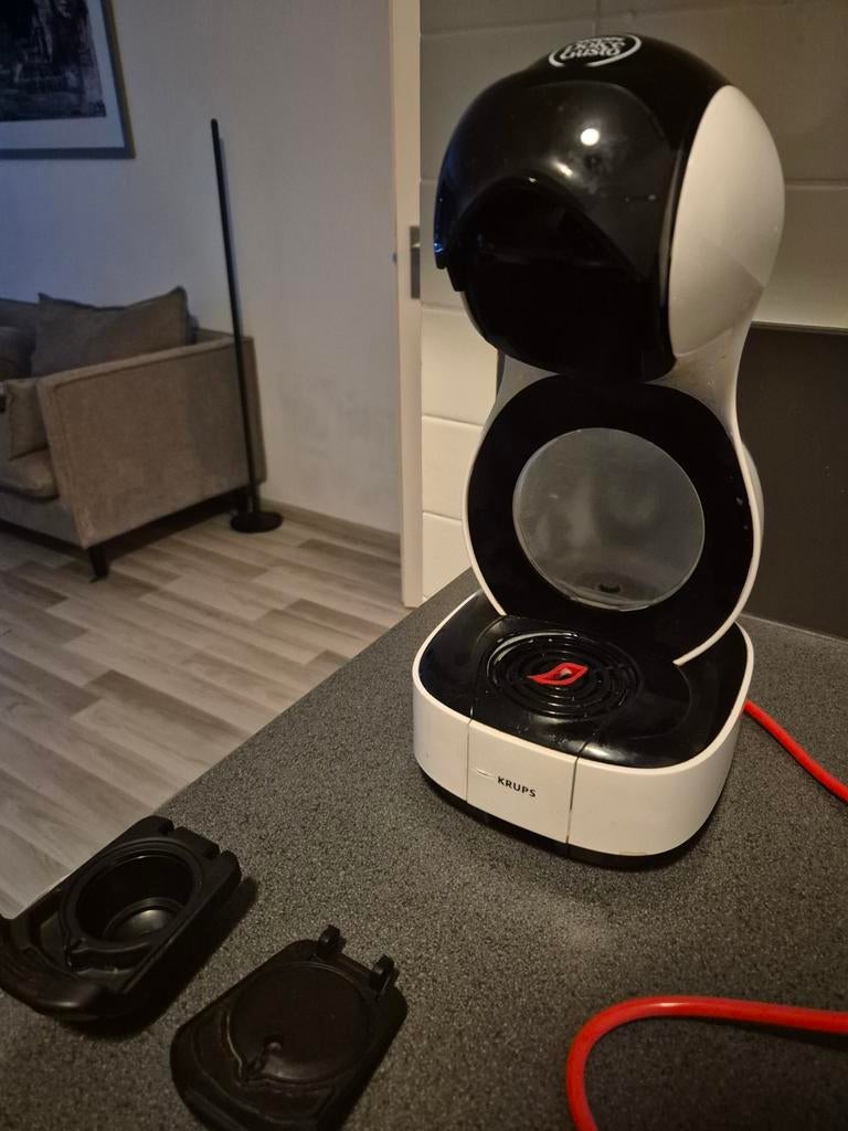 Nescafé Dolce Gusto Lumio - Capsulemachine, Witgoed en Apparatuur, Koffiezetapparaten, Ophalen, Gebruikt, Koffiemachine, Koffiepads en cups
