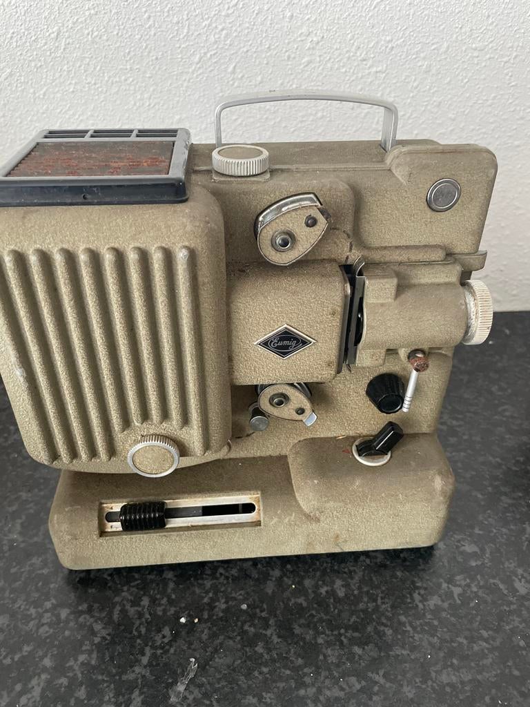 Vintage Eumig Filmprojector - Klassieker!, Verzamelen, Fotografica en Filmapparatuur, Ophalen of Verzenden, 1940 tot 1960, Projector