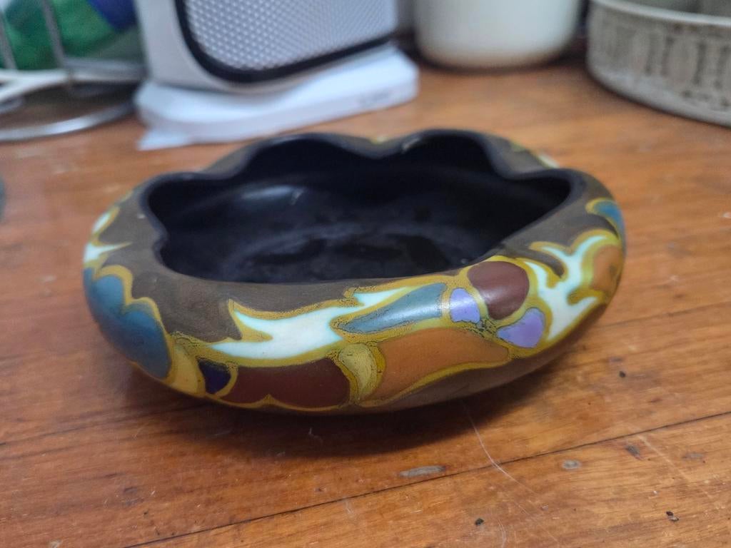 Plateel schaal met gegolfde rand, Antiek en Kunst, Ophalen of Verzenden