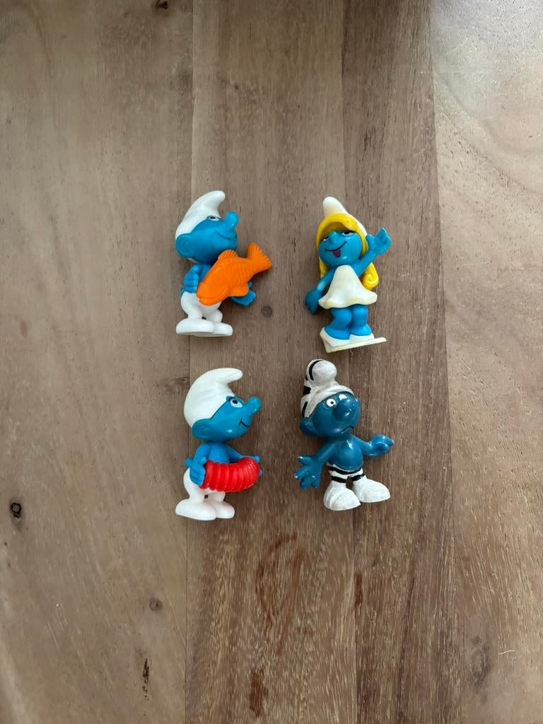 De smurfen kindersurprise + Schleich gevangenis smurf, Ophalen of Verzenden, Zo goed als nieuw, Verschillende Smurfen