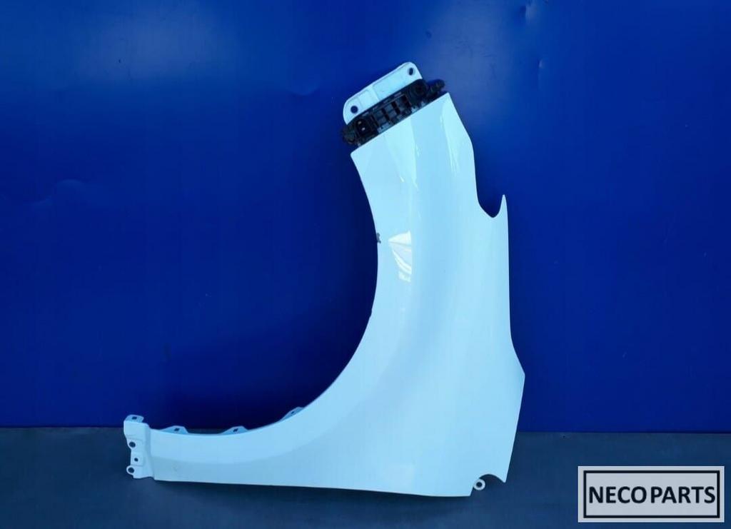 TOYOTA YARIS IV SCHERM VOORSCHERM SPATBORD WIT WHITE, Auto-onderdelen, Gebruikt, Achterklep, Ophalen of Verzenden, Toyota