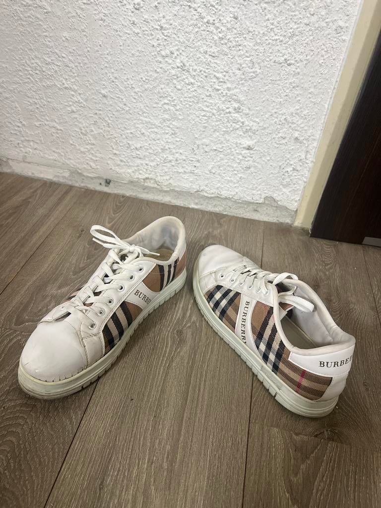 Burberry Sneakers, Wit, Ophalen of Verzenden, Sneakers of Gympen, Gedragen