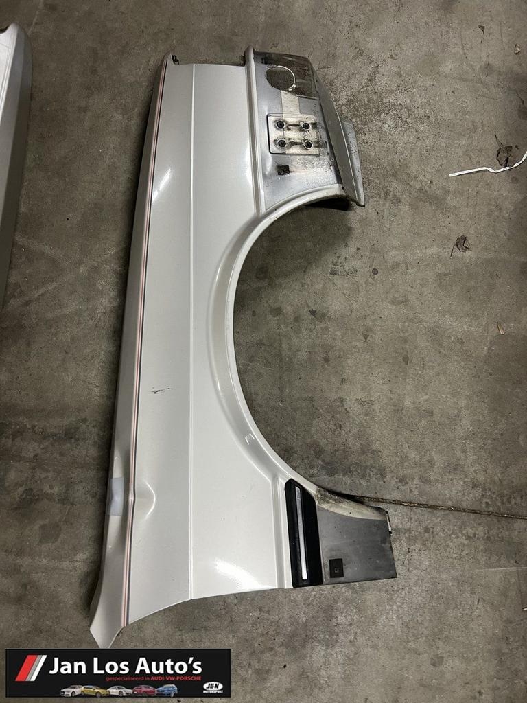 Audi 80 Coupe B2 81 85 rechts spatbord spatscherm voorscherm, Auto-onderdelen, Carrosserie en Plaatwerk, Gebruikt, Herkomst onderdeel bekend