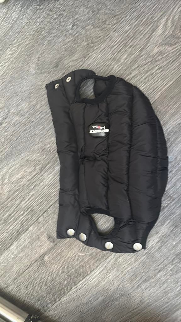 Gewatteerd xs hondenjasje, Dieren en Toebehoren, Ophalen of Verzenden, Zo goed als nieuw, Hondenjas