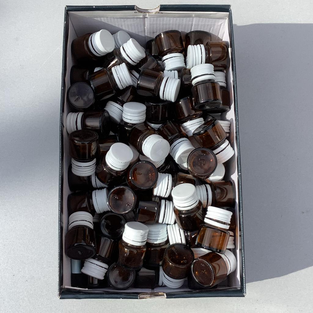 Doos vol oude medicijnpotjes van glas, Ophalen of Verzenden