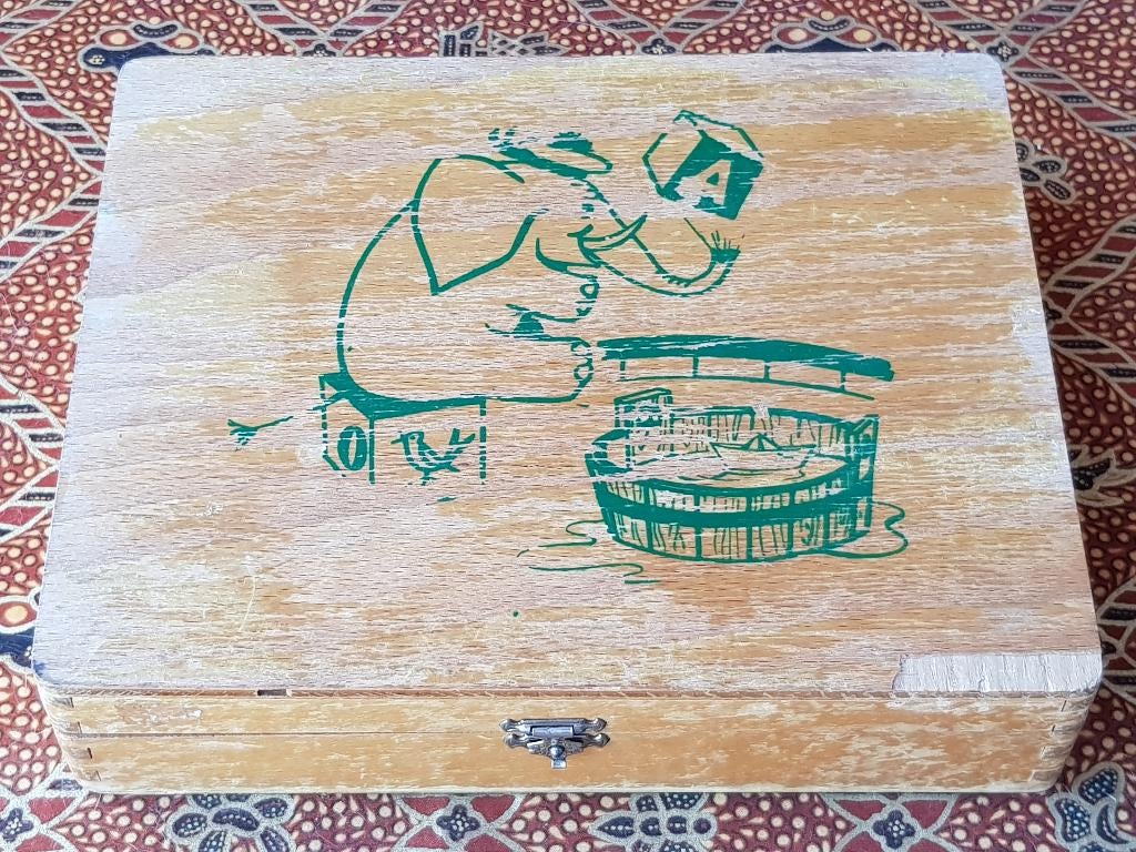 Complete oude blokken puzzel uit Frankrijk in een kist., Antiek en Kunst, Antiek | Speelgoed, Ophalen of Verzenden