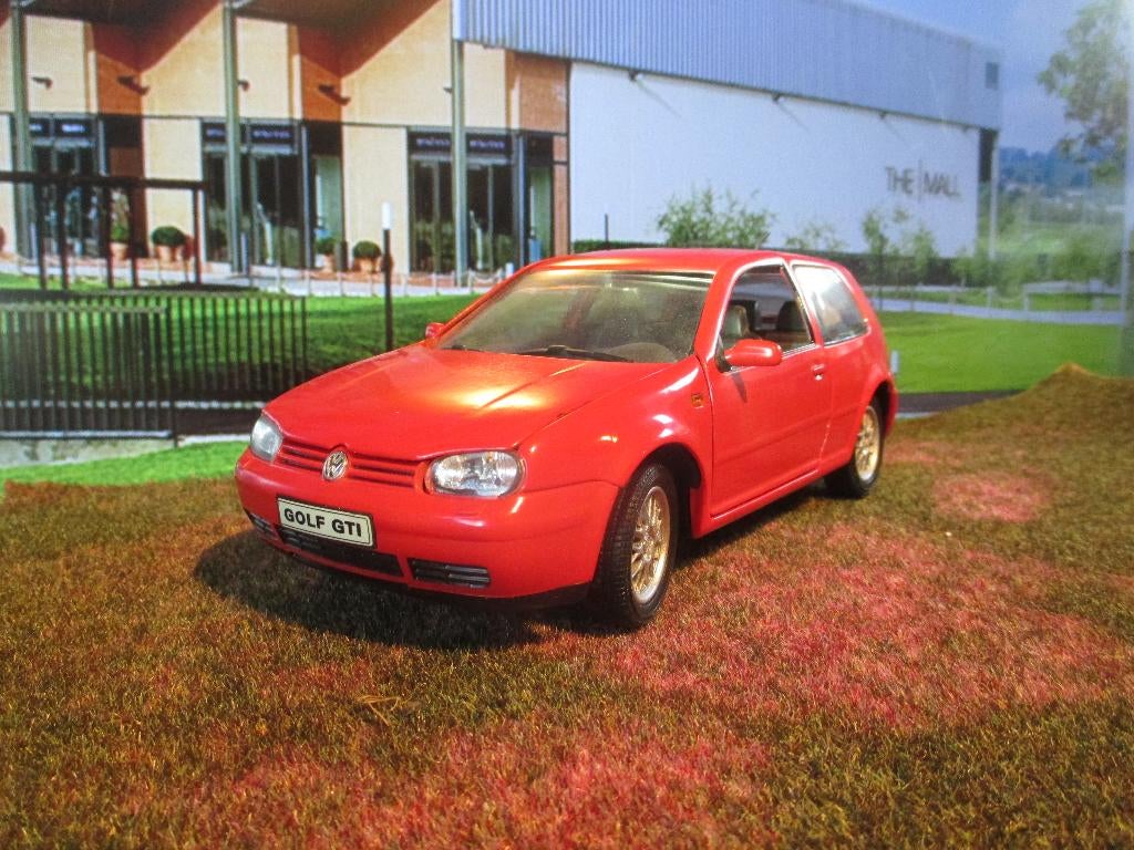 1/18 Volkswagen Golf 4 GTi TDi - Revell NIEUW VOOR € 27,50 !, Ophalen of Verzenden, Nieuw, Revell