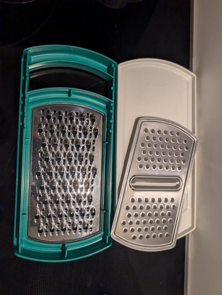 Tupperware rasp, snijder, snijplank, Huis en Inrichting, Keuken | Tupperware, Ophalen of Verzenden, Zo goed als nieuw, Groen, Overige typen