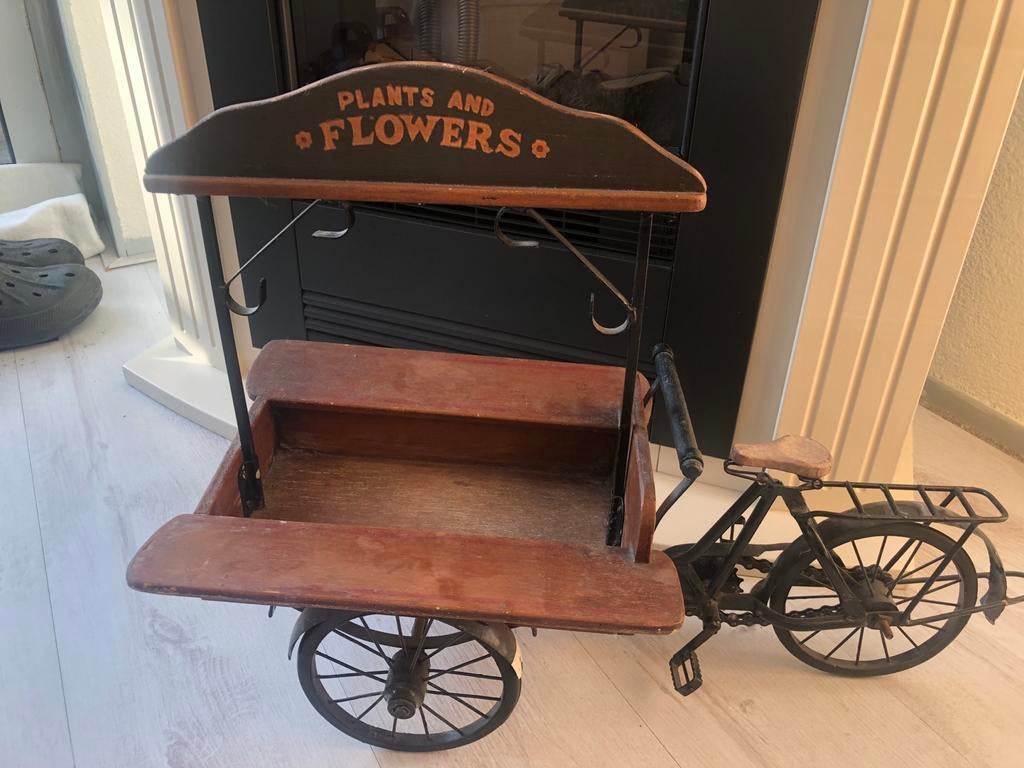 Decoratieve bloemenwagen / plantenstandaard, Ophalen