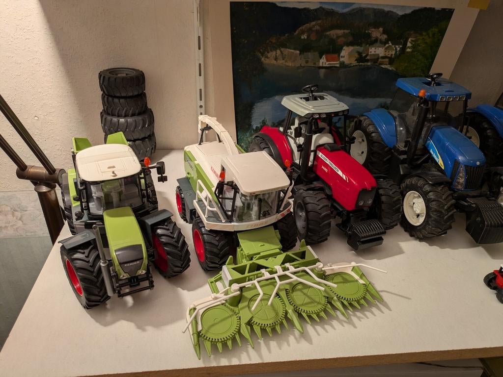 10 Bruder trekkers met voorladers en dubbellucht, Kinderen en Baby's, Speelgoed | Speelgoedvoertuigen, Nieuw, Ophalen