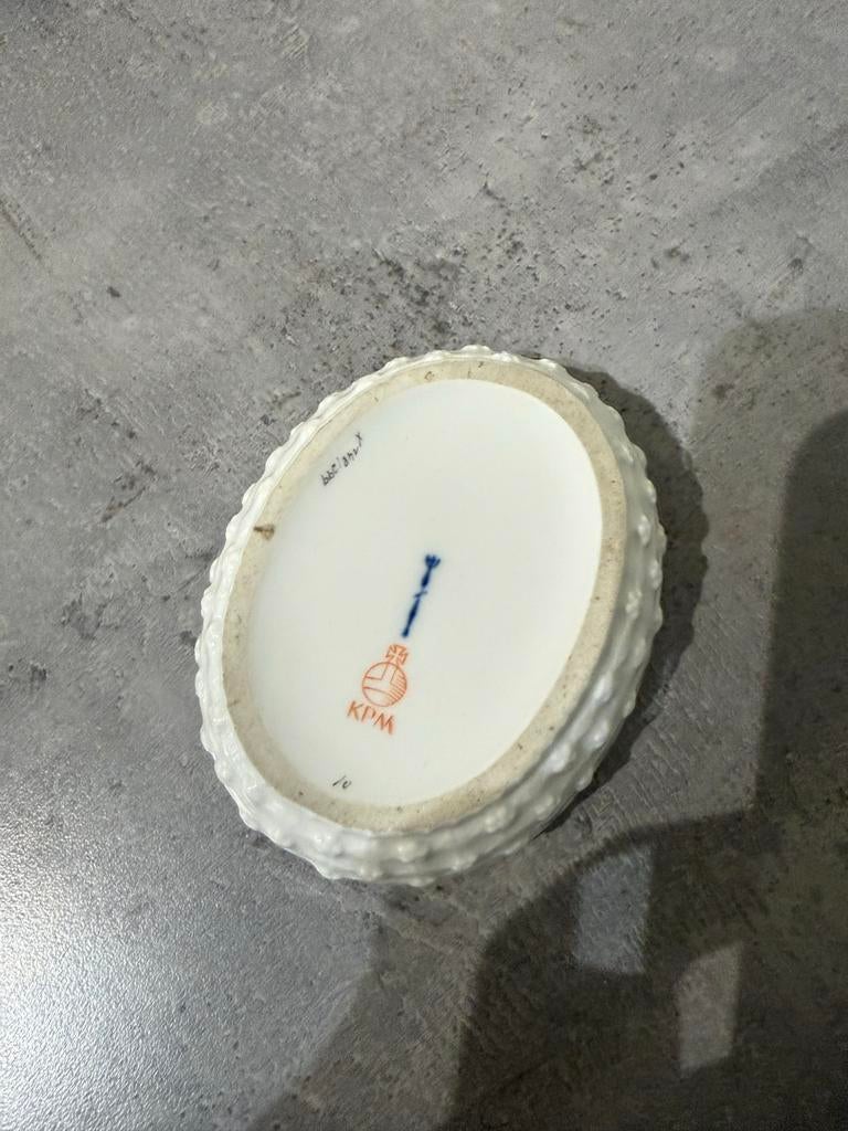 KPM Porselein schaaltjes met bloemmotief, Antiek en Kunst, Ophalen