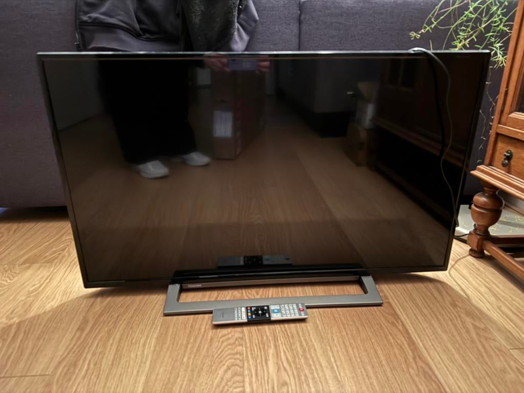Tv toshiba, Toshiba, 50 Hz, Ophalen of Verzenden, 100 cm of meer