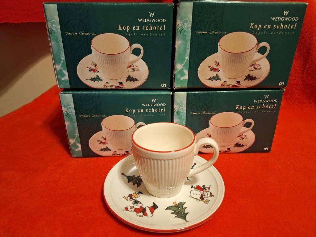 Nieuwe Kop en Schotels Kerst Wedgwood Windsor Christmas AH, Huis en Inrichting, Ophalen of Verzenden, Nieuw, Wedgwood, Kop(pen) en/of Schotel(s)