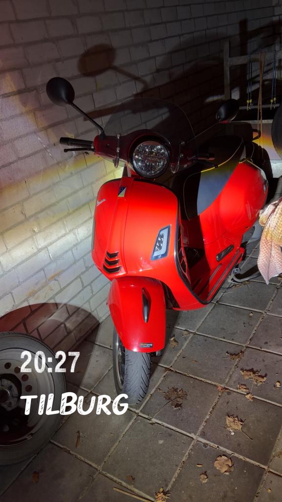 Vespa gts 300, Ophalen, Zo goed als nieuw