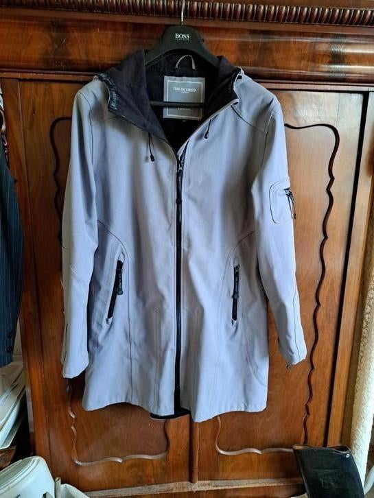 Heerlijke jas Ilse Jacobsen Hornbaek regenjas grijs mt 44, Ophalen of Verzenden, Zo goed als nieuw, Maat 38/40 (M)