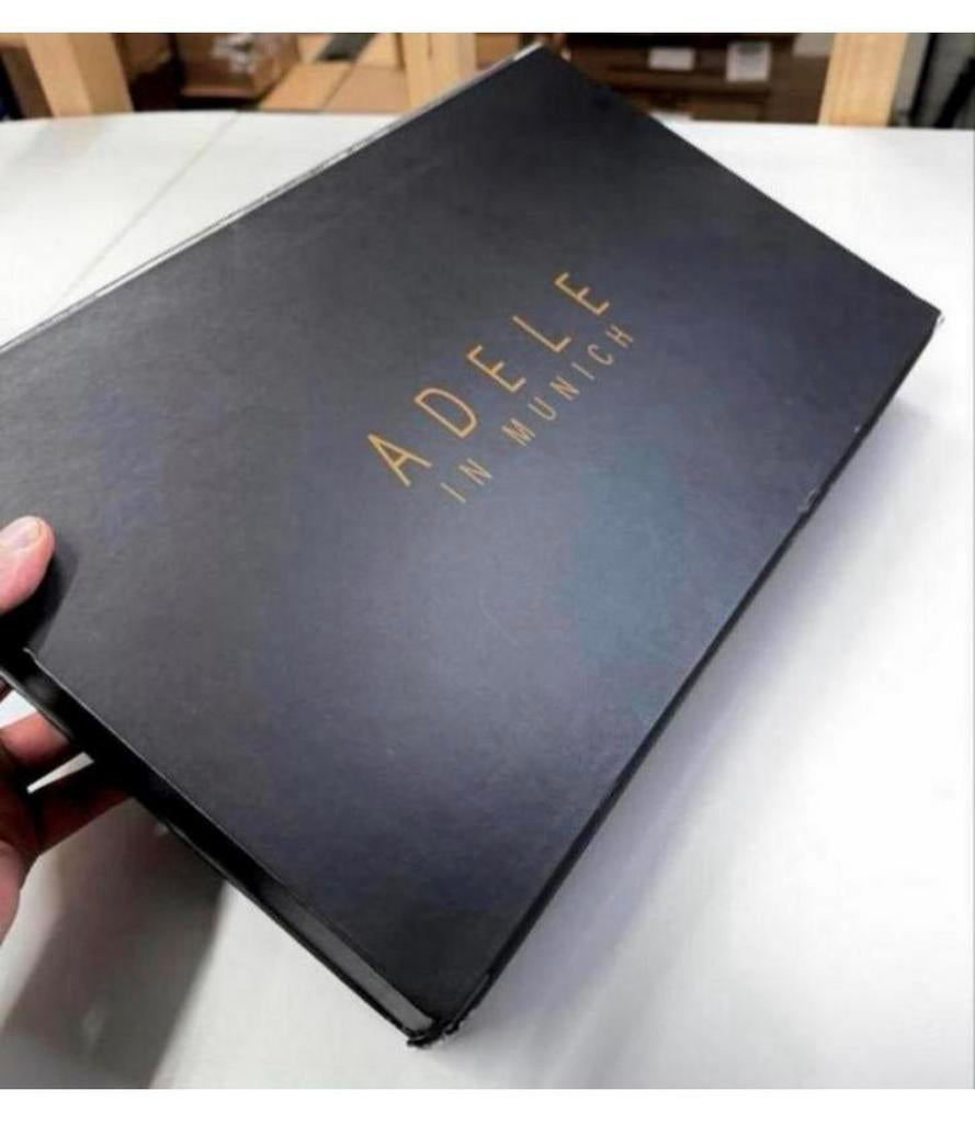 Adele in Munich 2024 VIP Concert Gift Box Munchen Exclusive, Nieuw, Ophalen of Verzenden, H, H