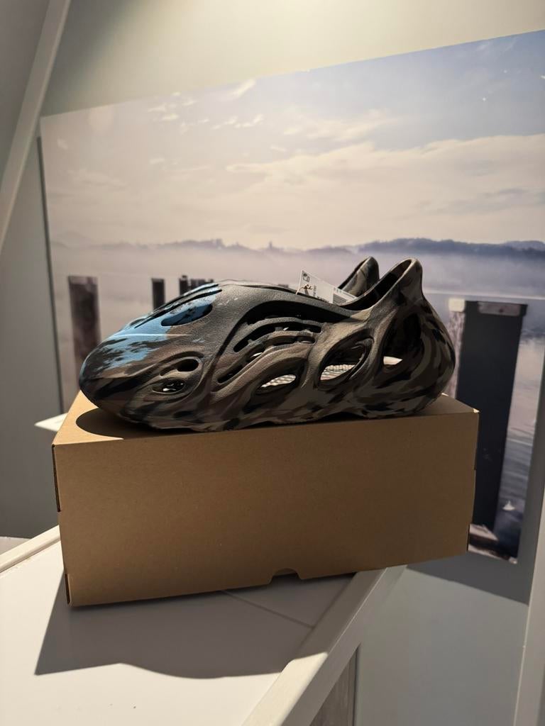 Yeezy Foam Runner MX Cinder US 12 47 EU DS, Kleding | Heren, Schoenen, Ophalen of Verzenden, Zo goed als nieuw, Overige kleuren