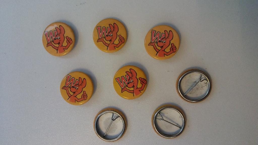 Walibi kangeroe pretpark figuur button, Ophalen of Verzenden, Zo goed als nieuw, Overige onderwerpen