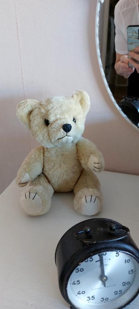 Oude beer, Verzamelen, Beren en Cherished Teddies, Ophalen of Verzenden, Stoffen beer, Overige merken