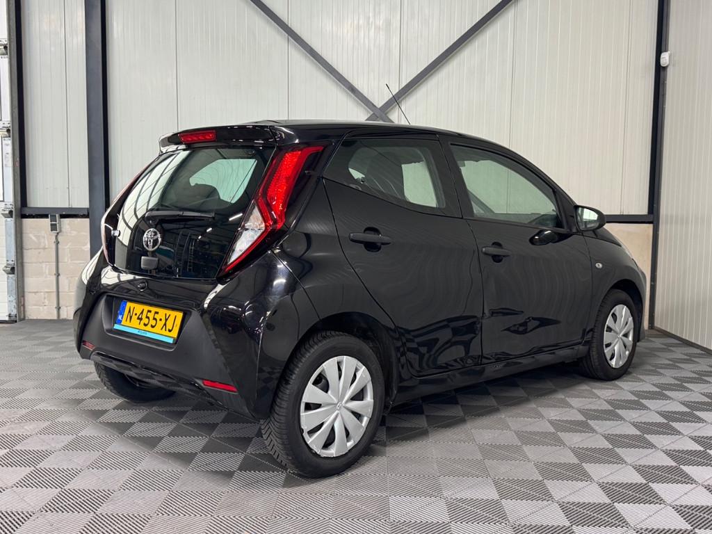 Toyota Aygo 1.0 VVT-i | X-Fun 5-Drs | Airco, Gebruikt, Euro 6, 4 stoelen, Zwart