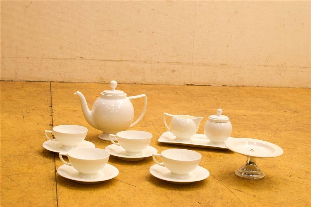 14 delig Hutschenreuther bone china porseleinen theeservies, Gebruikt, Ophalen of Verzenden, Bord(en), Wedgwood