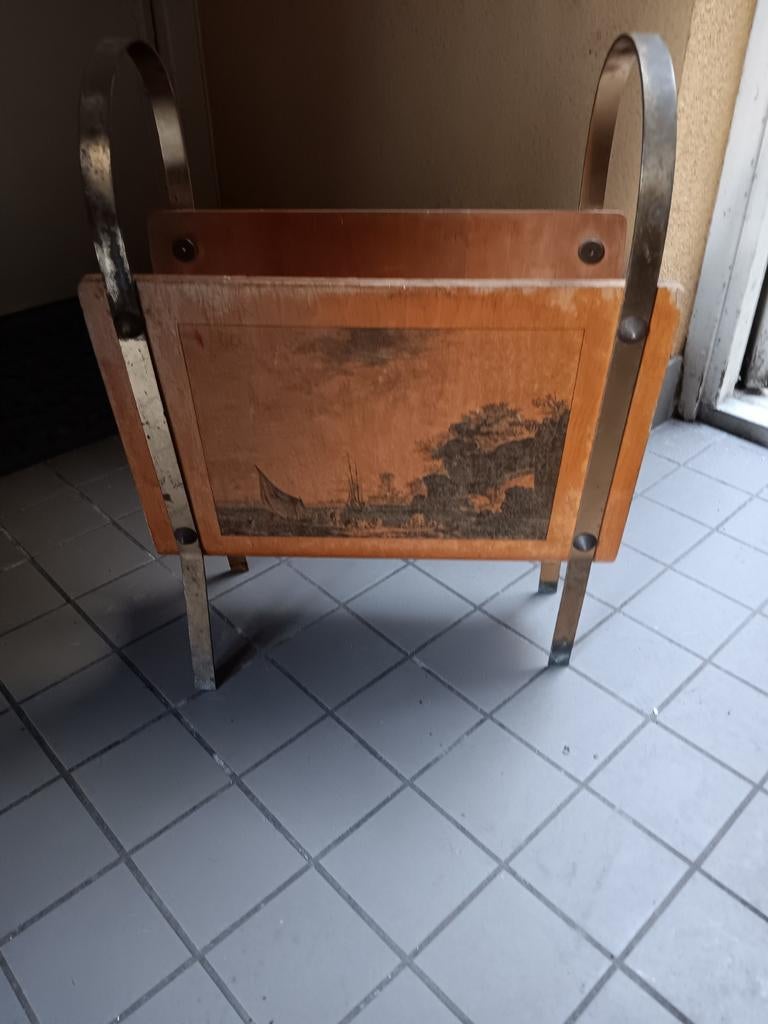 Lektuurbak/kranten bak, Ophalen