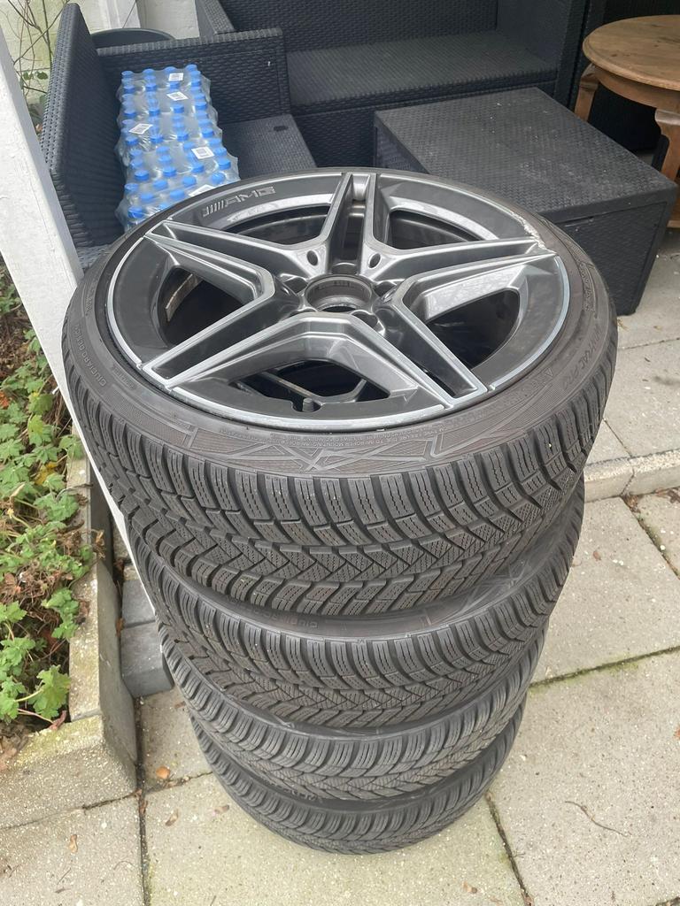 Mercedes AMG velgen + winterbanden 18 inch, Auto-onderdelen, Banden en Velgen, Ophalen, 18 inch, Velg(en), Winterbanden