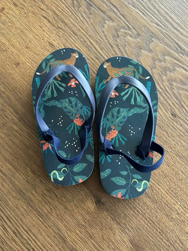 Nieuwe slippers mt 24/23, Ophalen of Verzenden, Zo goed als nieuw, Jongetje of Meisje