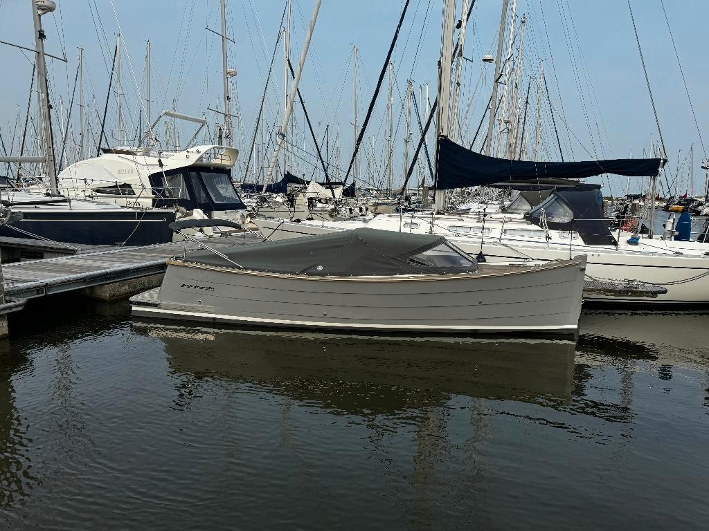 Enkhuizen 680 Tender sloep + ligplaats Medemblik (optioneel), Ophalen, Gebruikt, Binnenboordmotor, 6 meter of meer