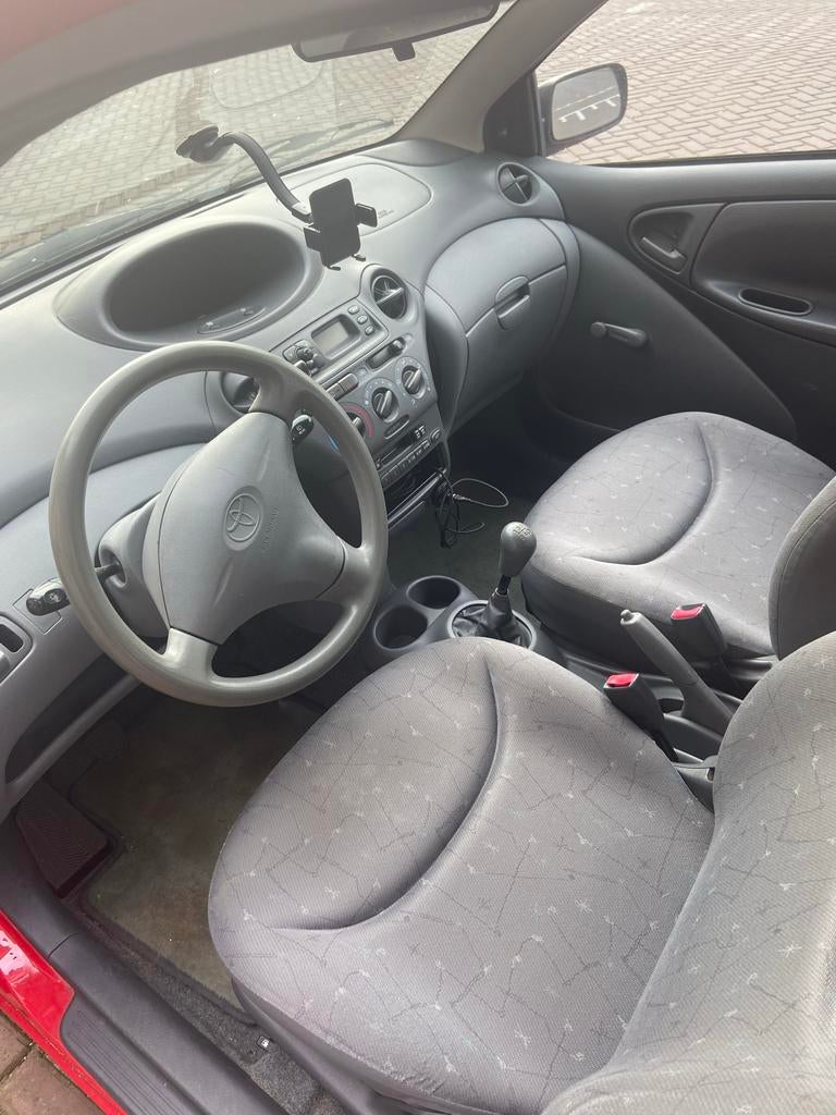 Toyota Yaris 1.0 16V Vvti 3DR 1999 Rood, Voorwielaandrijving, 4 cilinders, 400 kg, 68 pk
