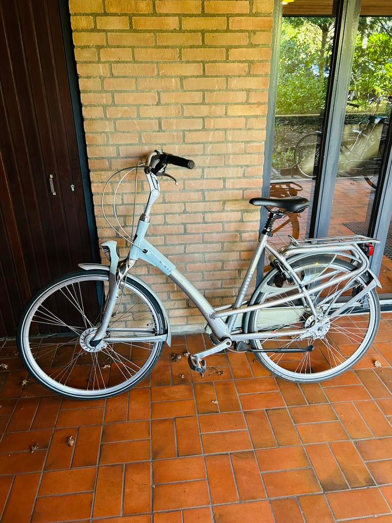 Degelijke damesfiets, Ophalen, Versnellingen, Batavus, Trommelrem