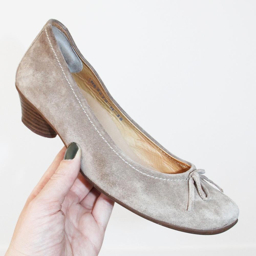 Mooie Suede Footnotes Pumps -s13 (Maat 38) € 45,-, Pumps, Overige kleuren, Ophalen of Verzenden, Zo goed als nieuw
