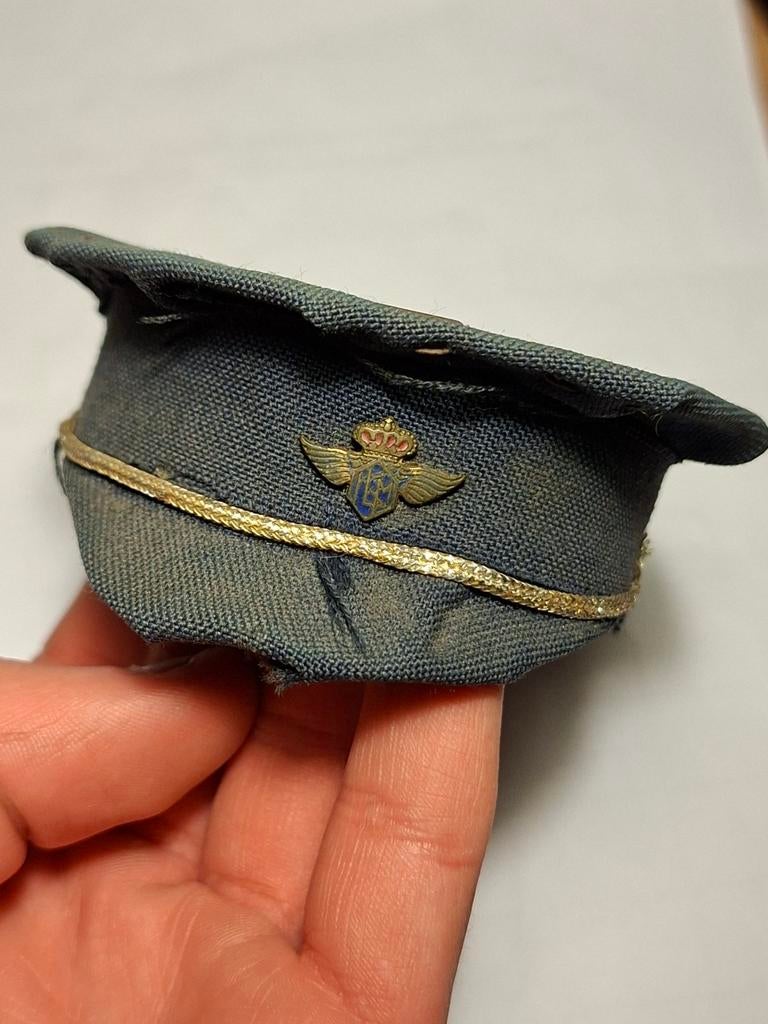 Miniatuur petje KLM handgemaakt, Ophalen of Verzenden, Zo goed als nieuw, Overige typen