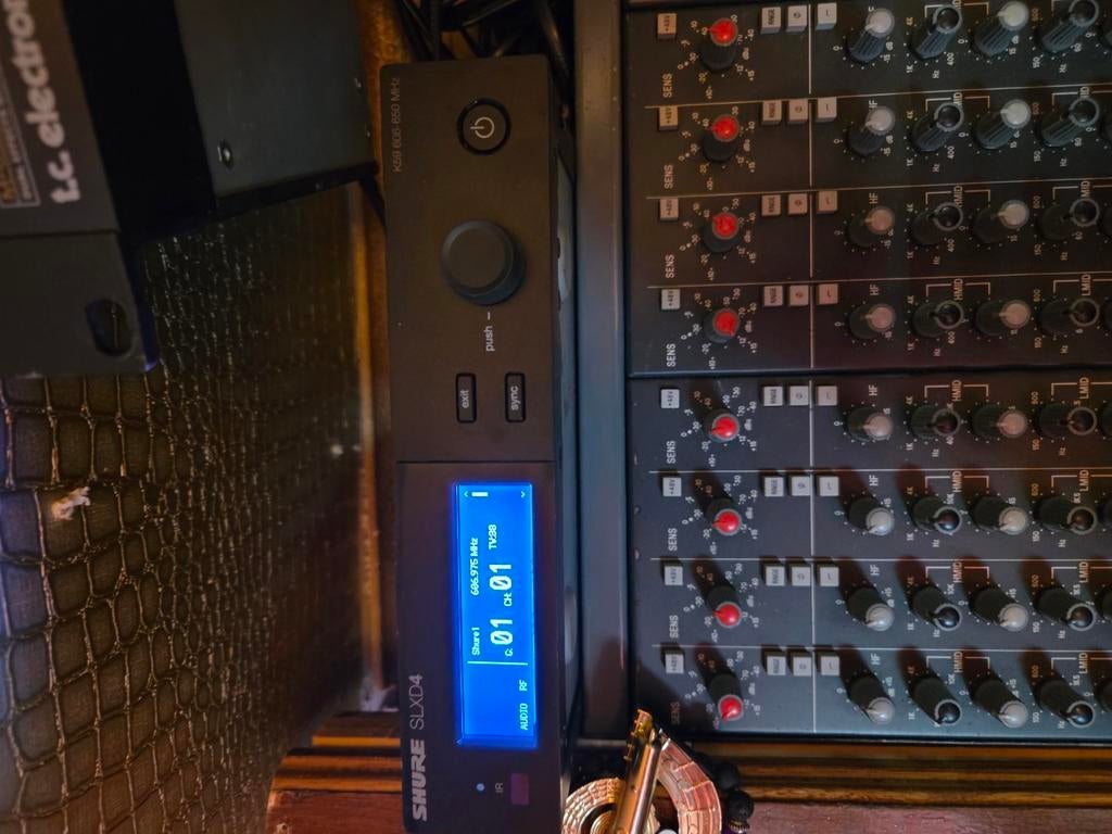 Shure SLXD4 draadloze microfoon ontvanger en microfoon, Ophalen of Verzenden, Zo goed als nieuw, Zangmicrofoon