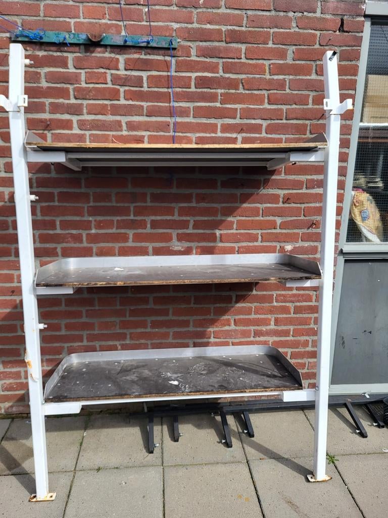 Stellingen - Schappen voor in Bus 2 stuks, Ophalen of Verzenden, Overige typen, Minder dan 2 meter