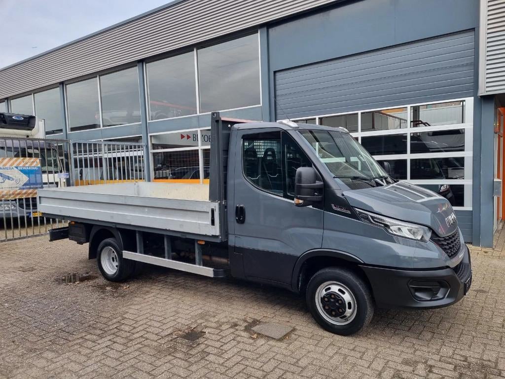 Iveco Daily 35C18 3.0D Open Laadbak 4.12 m Euro 6 (bj 2020), Auto's, Automaat, Achterwielaandrijving, Gebruikt, Euro 6