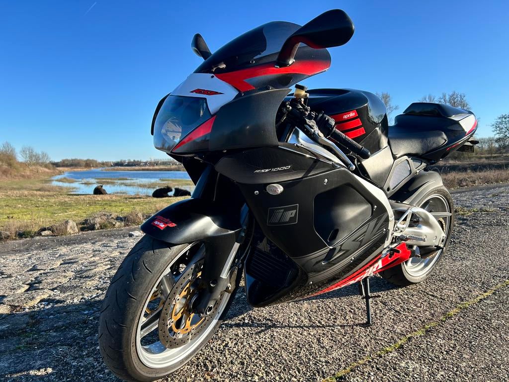 Aprilia RSV 1000 uit 2003 met 33.000 km, 2 cilinders, Sportuitlaat, Motorrijbewijs A, Super Sport