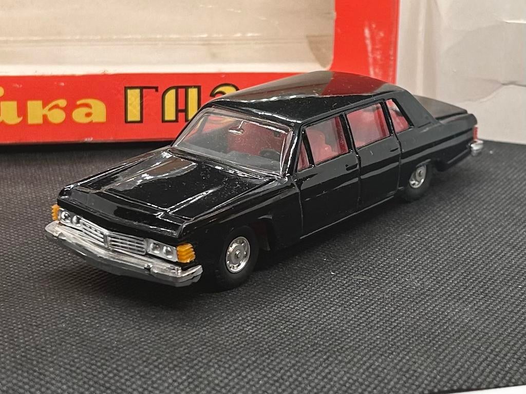 Saratov ZIL 115 Limousine Russisch USSR 1:43 OVP, Verzenden, Zo goed als nieuw, Auto, Overige merken